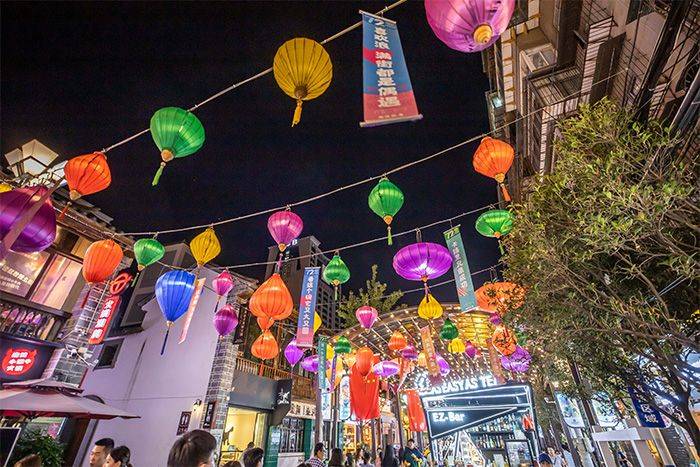 山東濟南夜景照明工程,樓體樓宇亮化工程,LED發光標識工程,夜景景觀照明工程,夜景泛光照明,LED照明,LED發光字工程,亮化工程,LED外露發光字