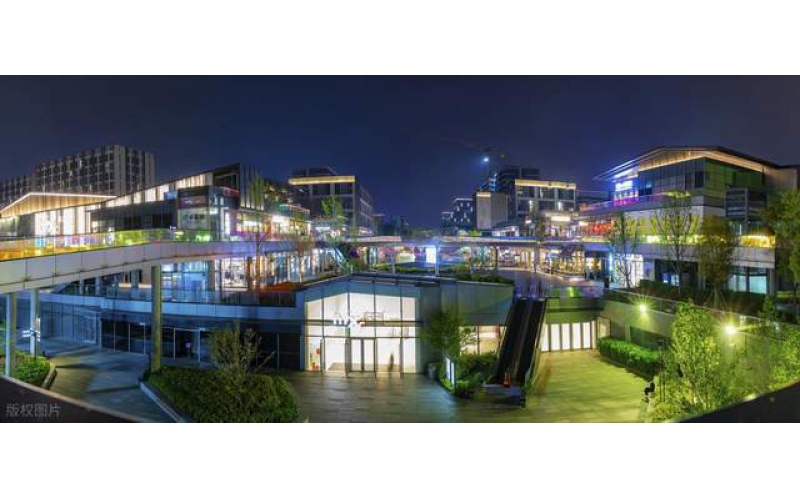 光影織就煙火巷 智亮齊魯夜經濟 —— 商業步行街亮化工程的創新升級